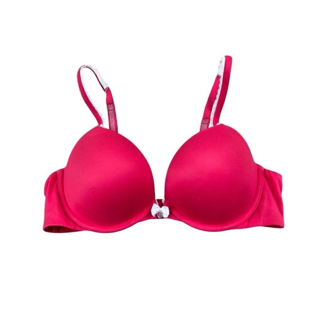 Victoria’s Secret body by Victoria pink push up bra with scallop lace trim
